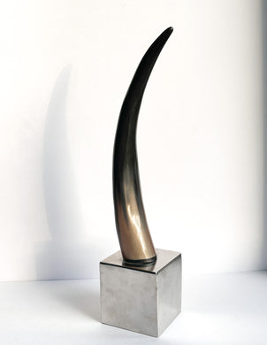 Blackthorne Horn Statue - NINE 