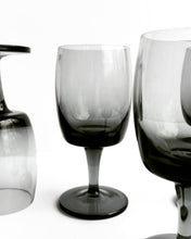 Load image into Gallery viewer, Smokey Black Wine Glass Set
