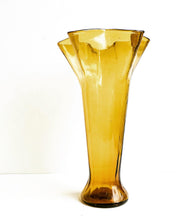 Load image into Gallery viewer, Hand Blown Ruffle Vase
